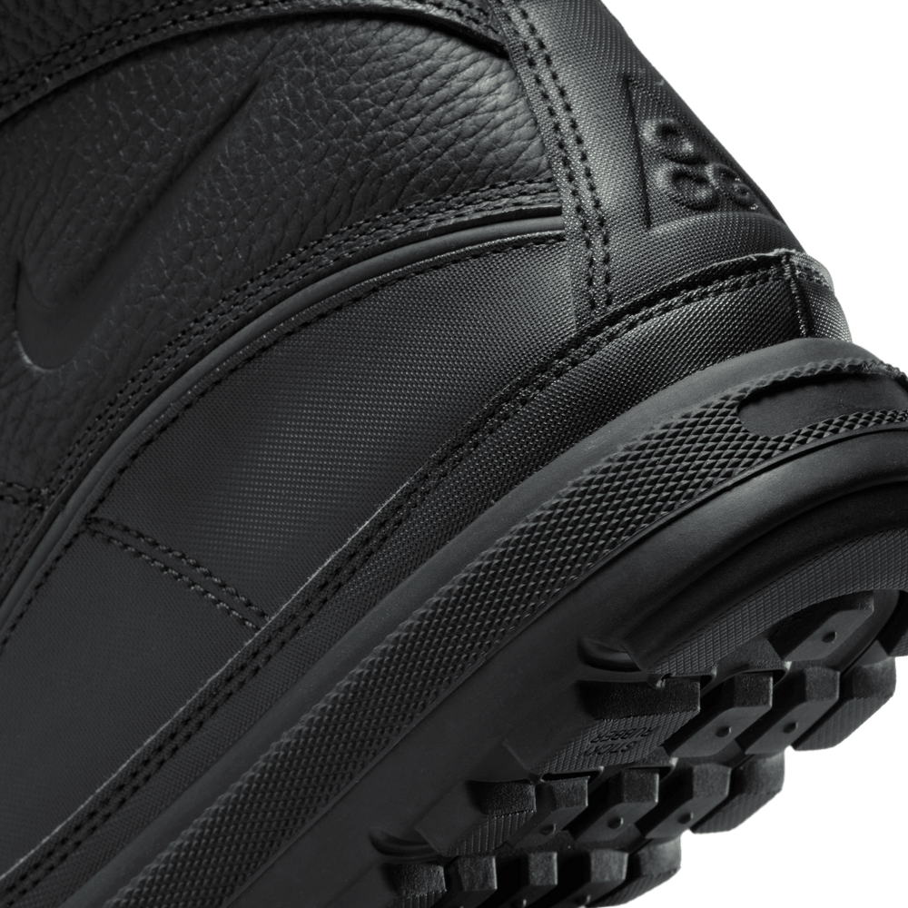 
                  
                    Load image into Gallery viewer, Nike Woodside II &amp;#39;Black&amp;#39;
                  
                