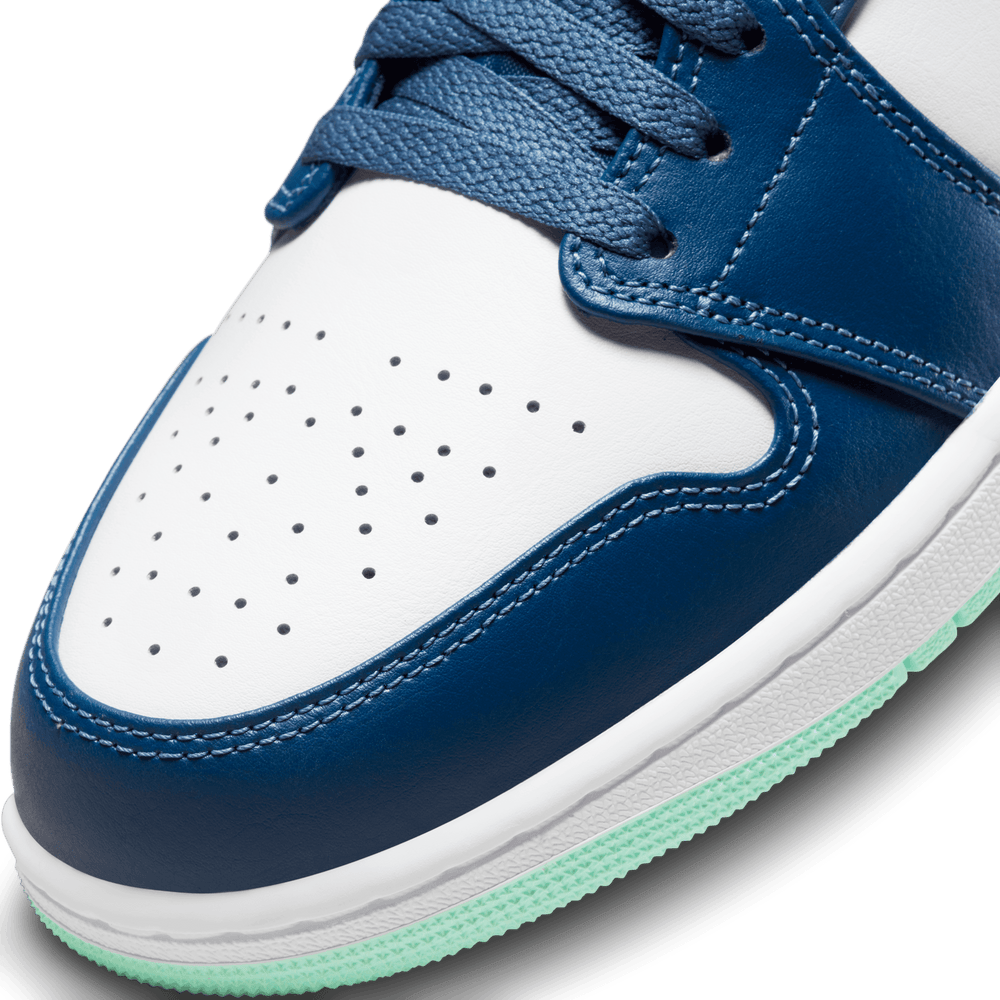 
                  
                    Load image into Gallery viewer, Air Jordan 1 Mid &amp;#39;Mystic Navy&amp;#39;
                  
                