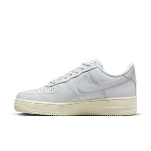 
                  
                    Load image into Gallery viewer, Womens Nike Air Force 1 PRM &amp;#39;Summit White&amp;#39;
                  
                