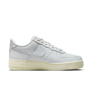 
                  
                    Load image into Gallery viewer, Womens Nike Air Force 1 PRM &amp;#39;Summit White&amp;#39;
                  
                