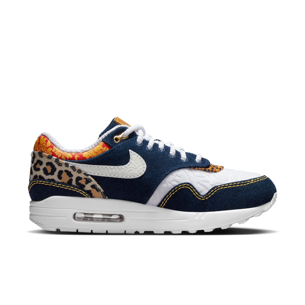 
                  
                    Load image into Gallery viewer, Nike Air Max 1 Premium &amp;#39;Washed Denim&amp;#39;
                  
                