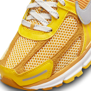 
                  
                    Load image into Gallery viewer, Nike Zoom Vomero 5 Premium &amp;#39;Yellow Strike&amp;#39;
                  
                
