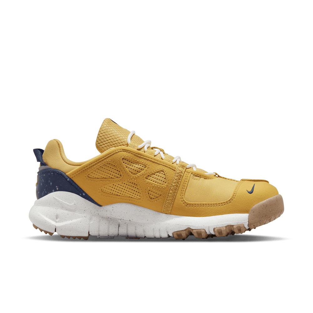 
                  
                    Load image into Gallery viewer, Nike Free Terra Vista &amp;#39;Sanded Gold&amp;#39;
                  
                