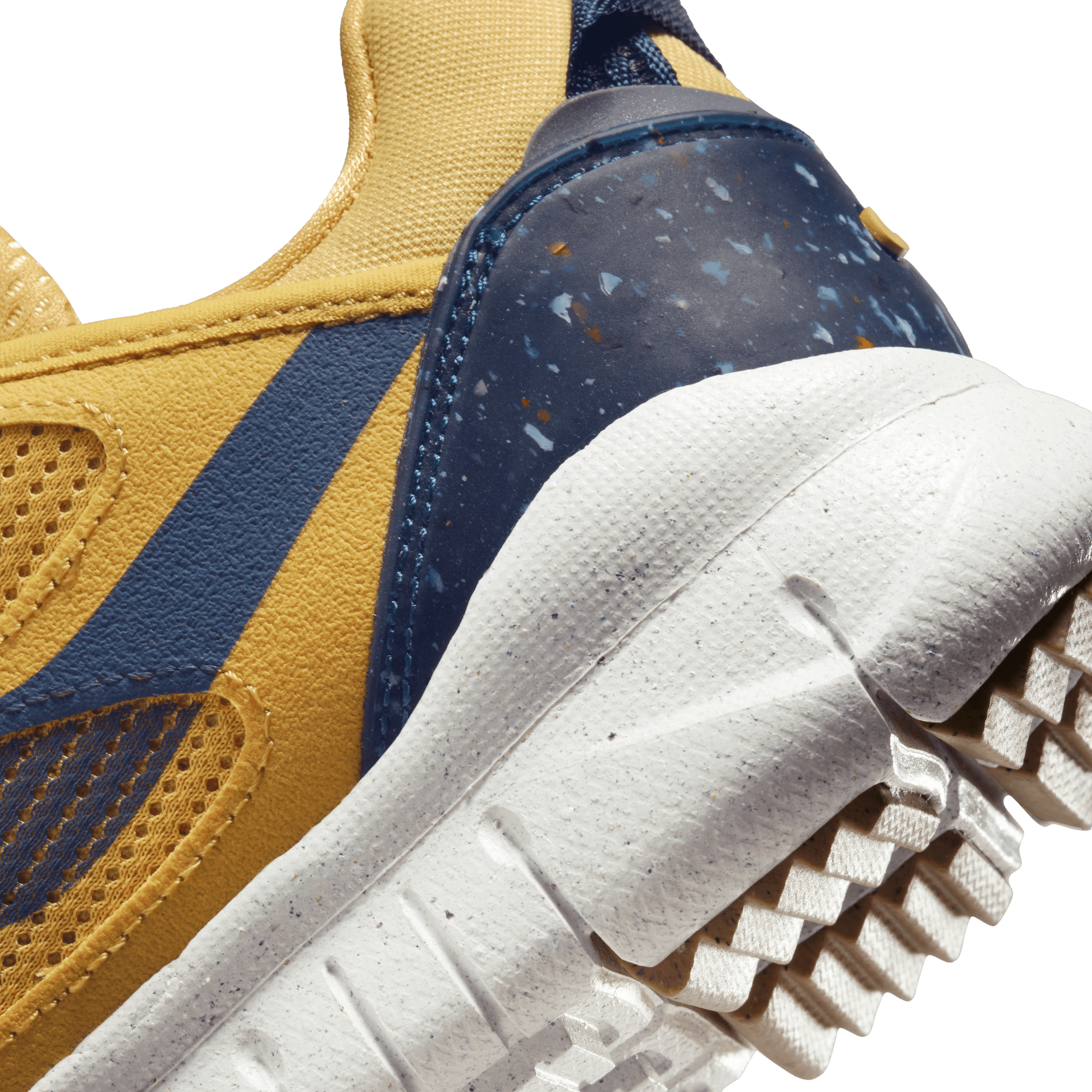 Nike Free Terra Vista 'Sanded Gold'