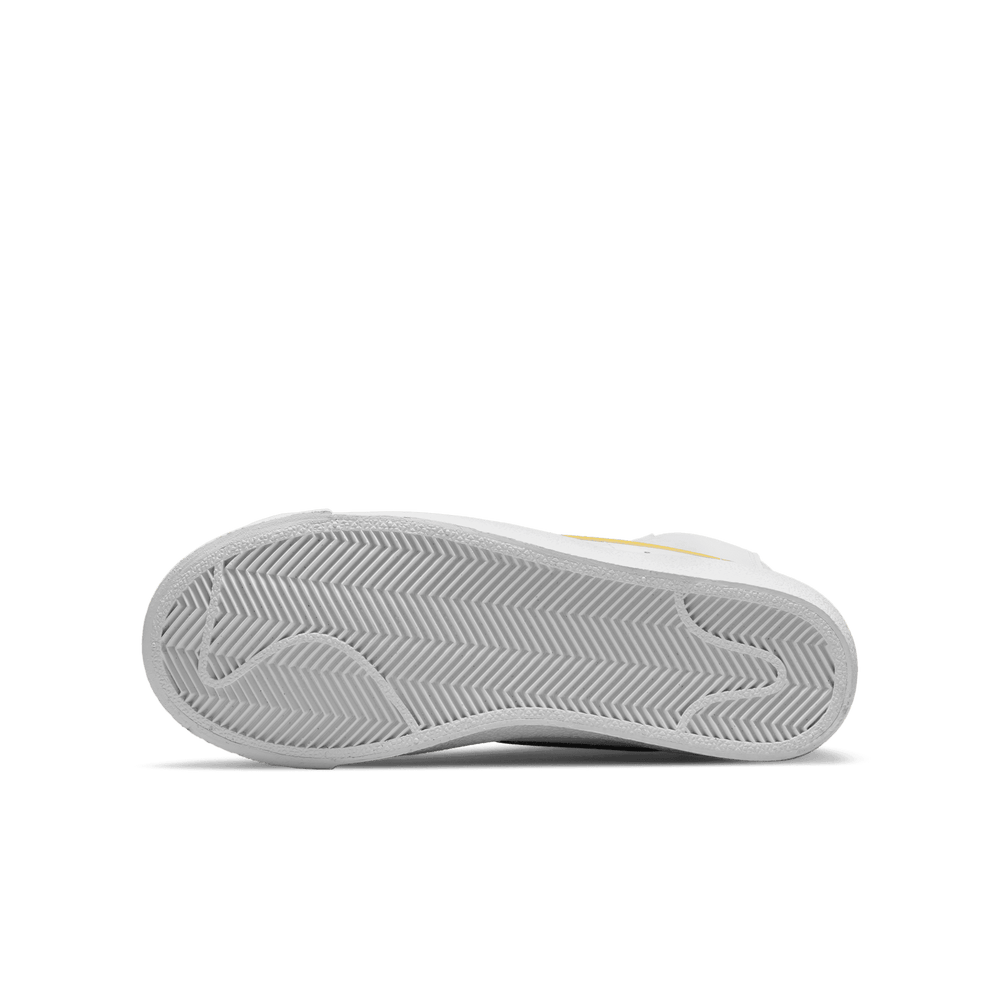 
                  
                    Load image into Gallery viewer, Youth Nike Blazer Mid &amp;#39;77 GS &amp;#39;Vivid Sulfur&amp;#39;
                  
                