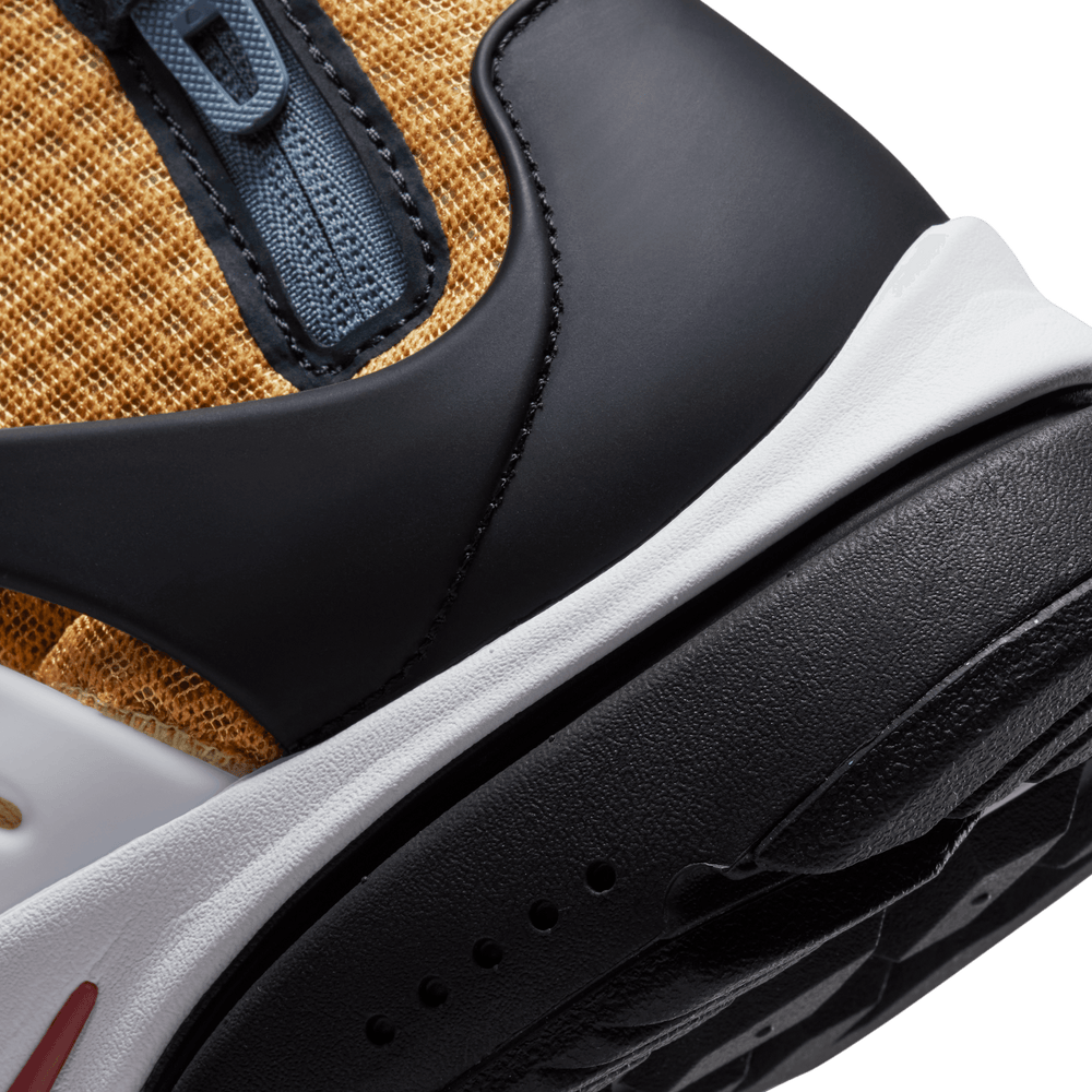 
                  
                    Load image into Gallery viewer, Nike Air Presto Utility &amp;#39;Bicycle Yellow&amp;#39;
                  
                