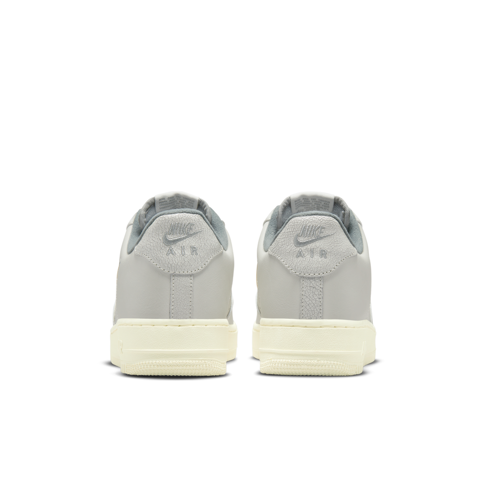 
                  
                    Load image into Gallery viewer, Nike Air Force 1 07 LX &amp;#39;Light Bone&amp;#39;
                  
                