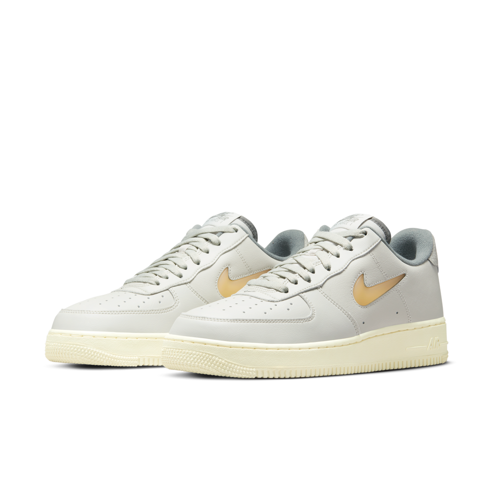 
                  
                    Load image into Gallery viewer, Nike Air Force 1 07 LX &amp;#39;Light Bone&amp;#39;
                  
                