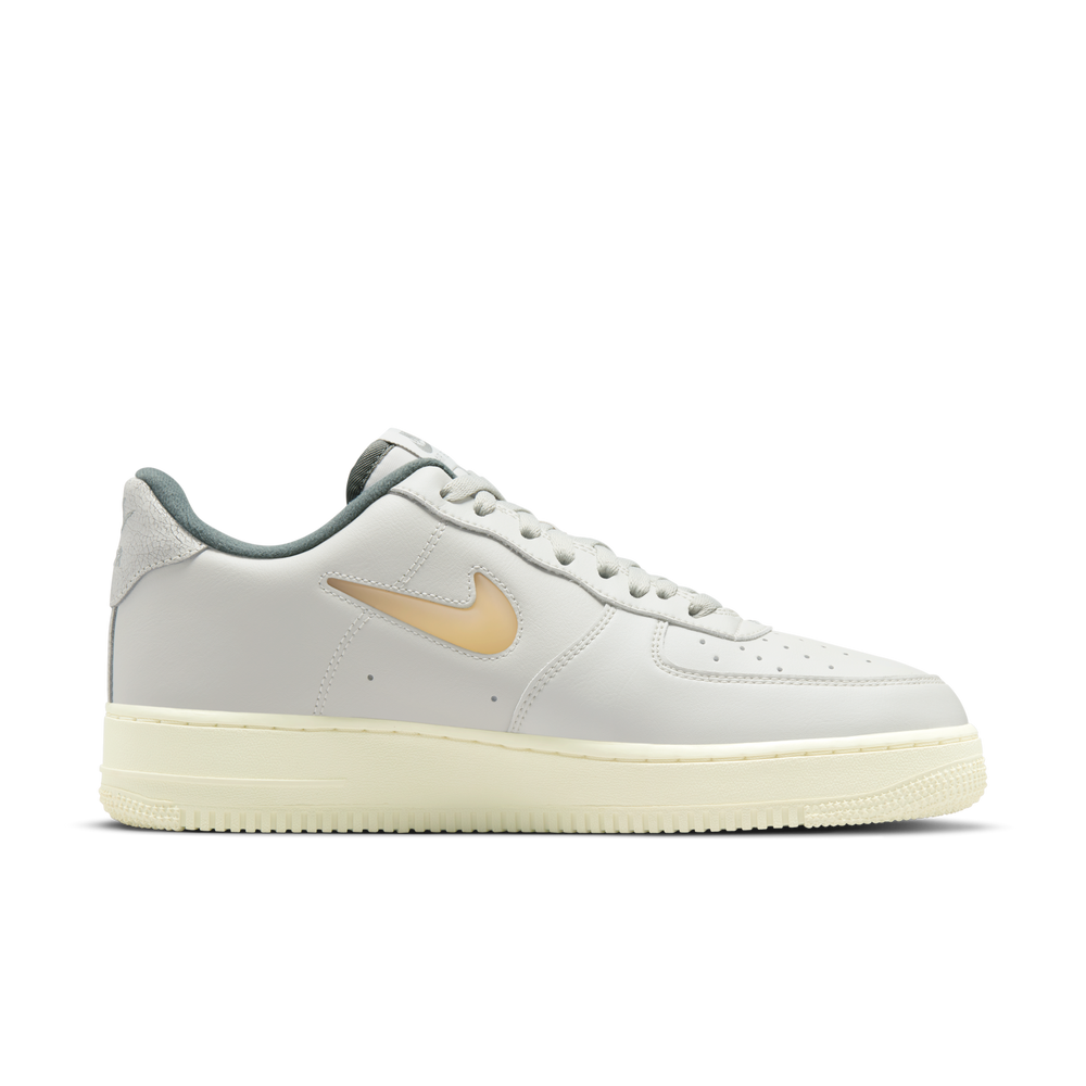 
                  
                    Load image into Gallery viewer, Nike Air Force 1 07 LX &amp;#39;Light Bone&amp;#39;
                  
                