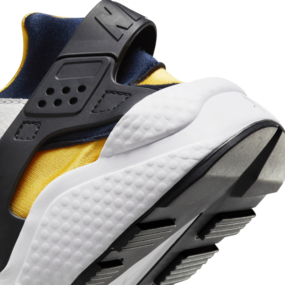 
                  
                    Load image into Gallery viewer, Nike Air Huarache &amp;#39;Varsity Maize&amp;#39;
                  
                