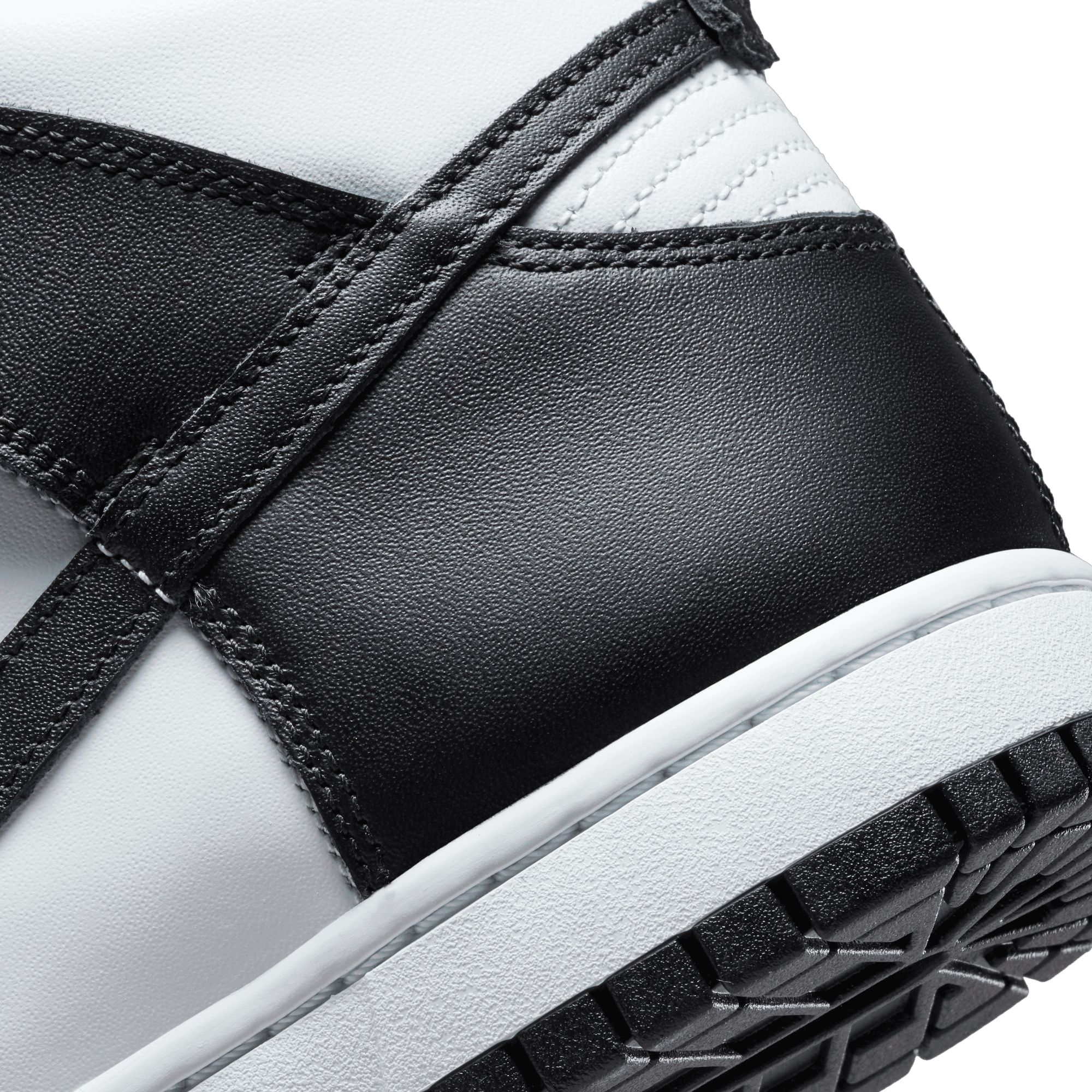 Nike Dunk High Retro 'Panda'