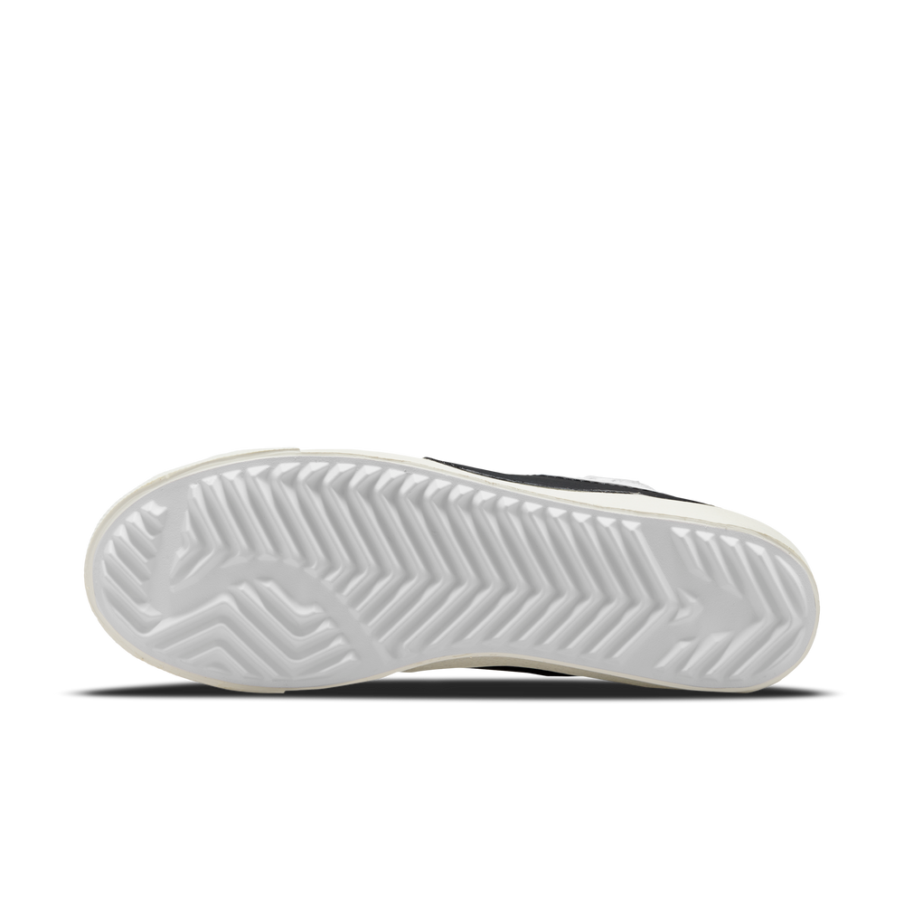 
                  
                    Load image into Gallery viewer, Nike Blazer Mid &amp;#39;77 Jumbo &amp;#39;White/ Black&amp;#39;
                  
                