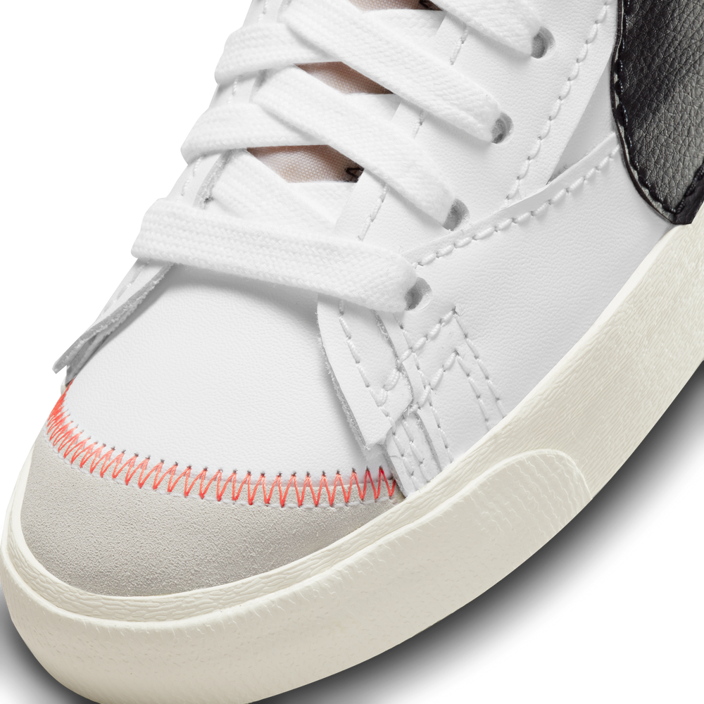 
                  
                    Load image into Gallery viewer, Nike Blazer Mid &amp;#39;77 Jumbo &amp;#39;White/ Black&amp;#39;
                  
                