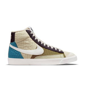 
                  
                    Load image into Gallery viewer, Nike Blazer Mid &amp;#39;77 Premium &amp;#39;Sail Quilt&amp;#39;
                  
                