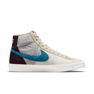 
                  
                    Load image into Gallery viewer, Nike Blazer Mid &amp;#39;77 Premium &amp;#39;Sail Quilt&amp;#39;
                  
                