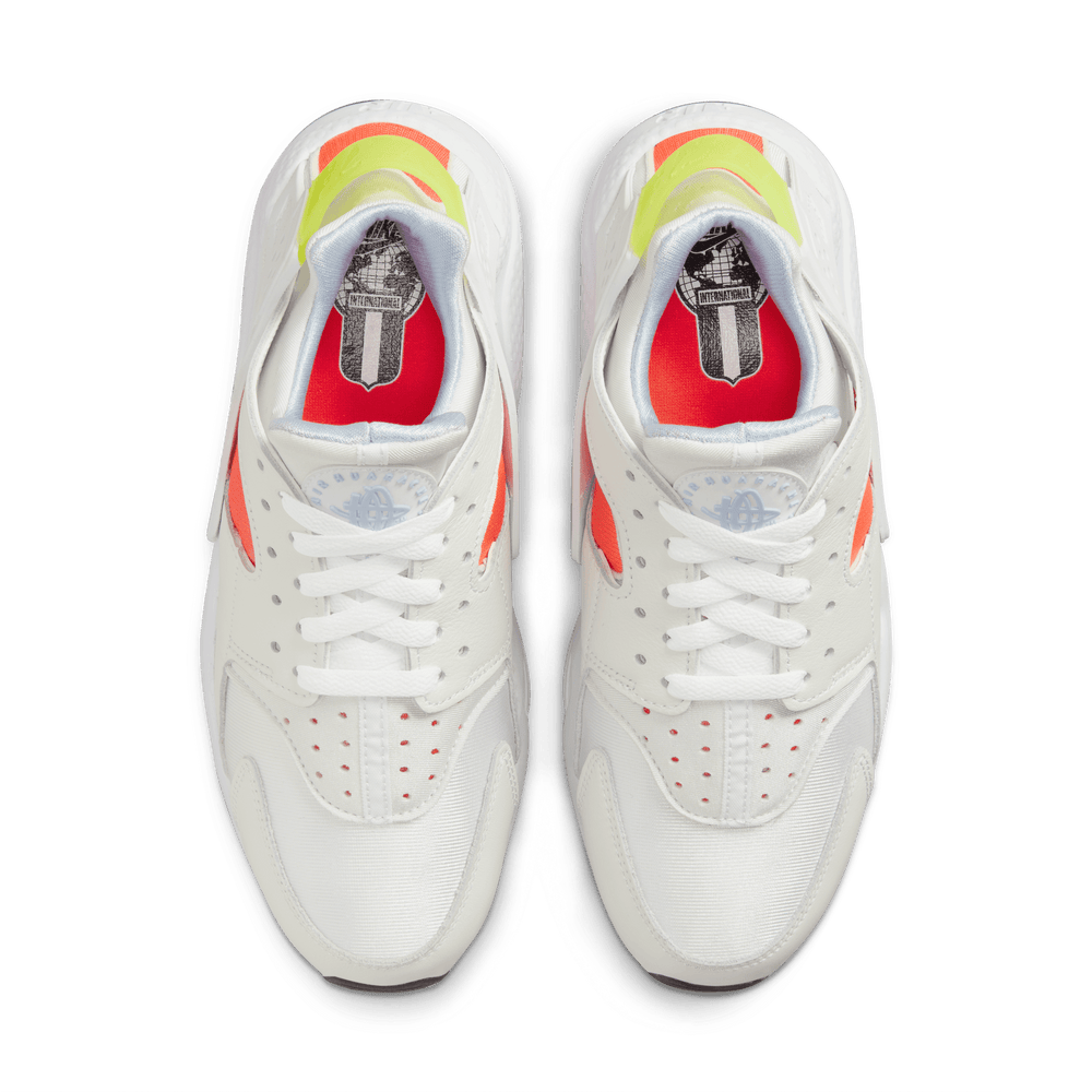 
                  
                    Load image into Gallery viewer, Womens Nike Air Huarache &amp;#39;Bright Crimson&amp;#39;
                  
                