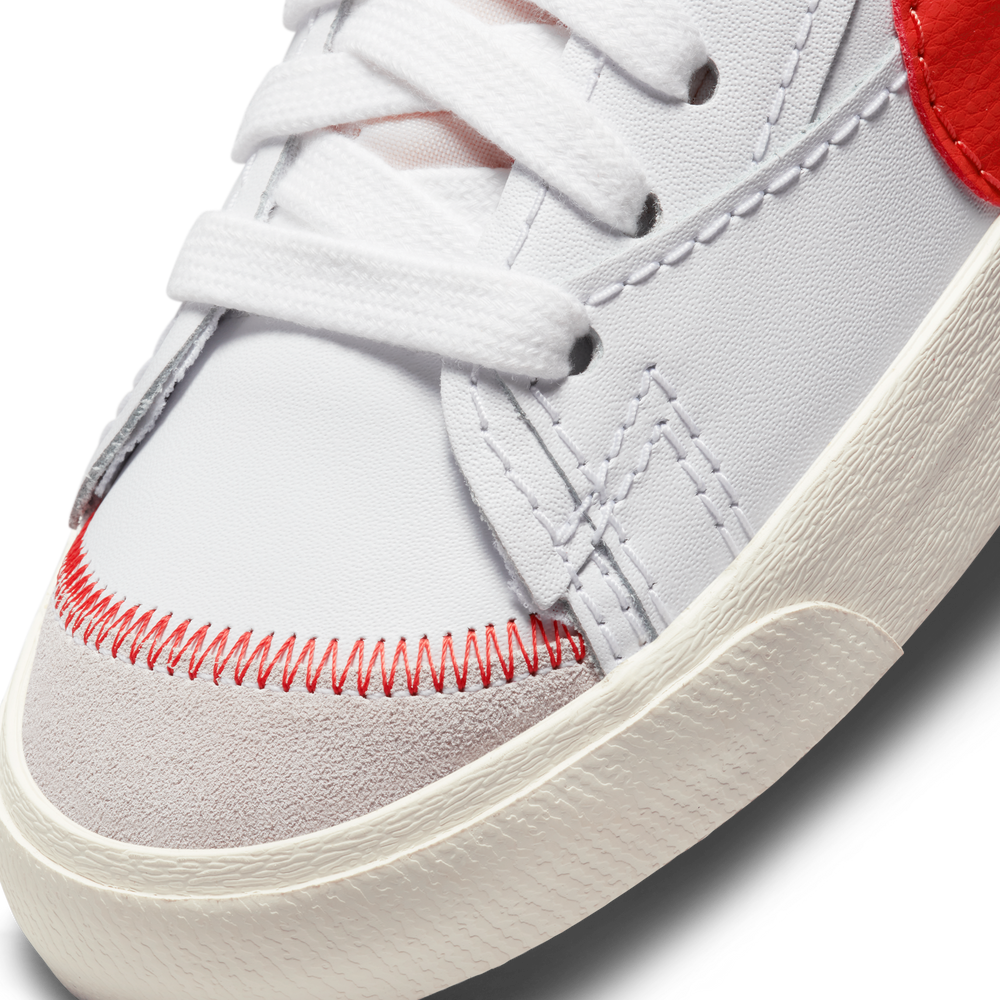 
                  
                    Load image into Gallery viewer, Nike Blazer Mid 77 Jumbo &amp;#39;Orange&amp;#39;
                  
                