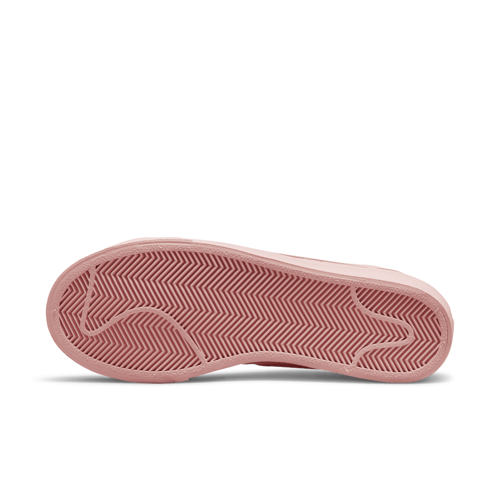 
                  
                    Load image into Gallery viewer, Womens Nike Blazer Low Platform &amp;#39;
                  
                