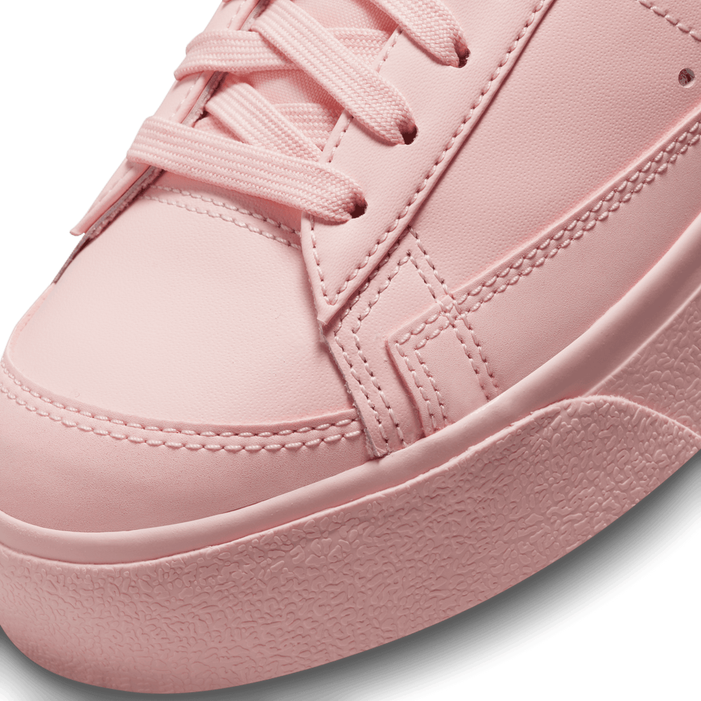 
                  
                    Load image into Gallery viewer, Womens Nike Blazer Low Platform &amp;#39;
                  
                