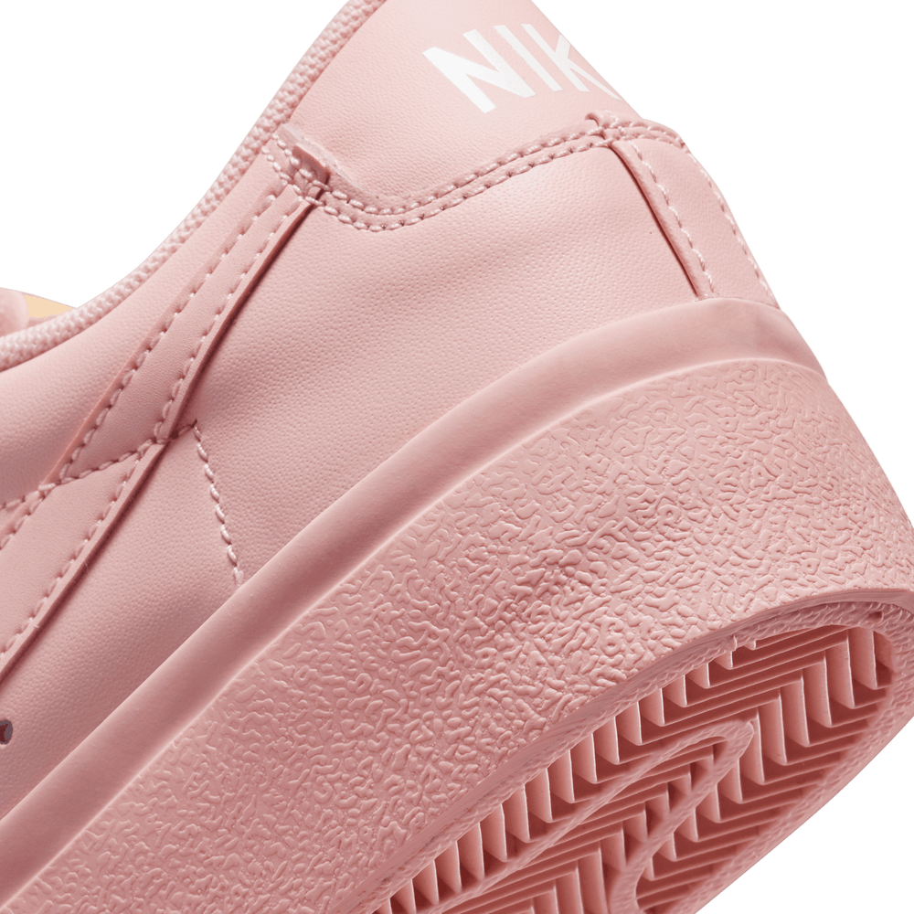 
                  
                    Load image into Gallery viewer, Womens Nike Blazer Low Platform &amp;#39;
                  
                