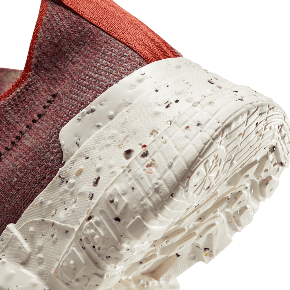 
                  
                    Load image into Gallery viewer, Nike Space Hippie 01 &amp;#39;Redstone&amp;#39;
                  
                