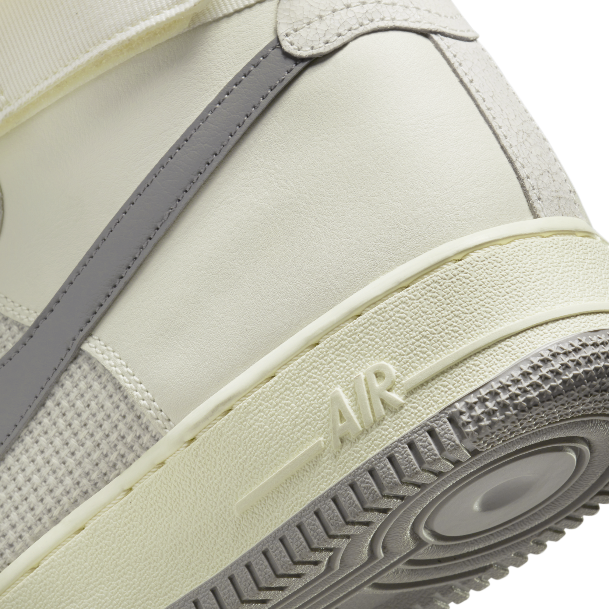 Nike Air Force 1 High '07 LV8 Vintage' Medium Grey'