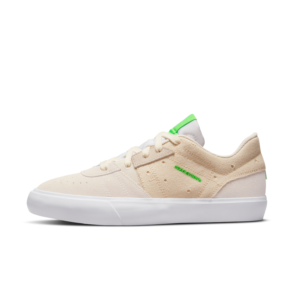 
                  
                    Load image into Gallery viewer, Womens Air Jordan Series .05
                  
                