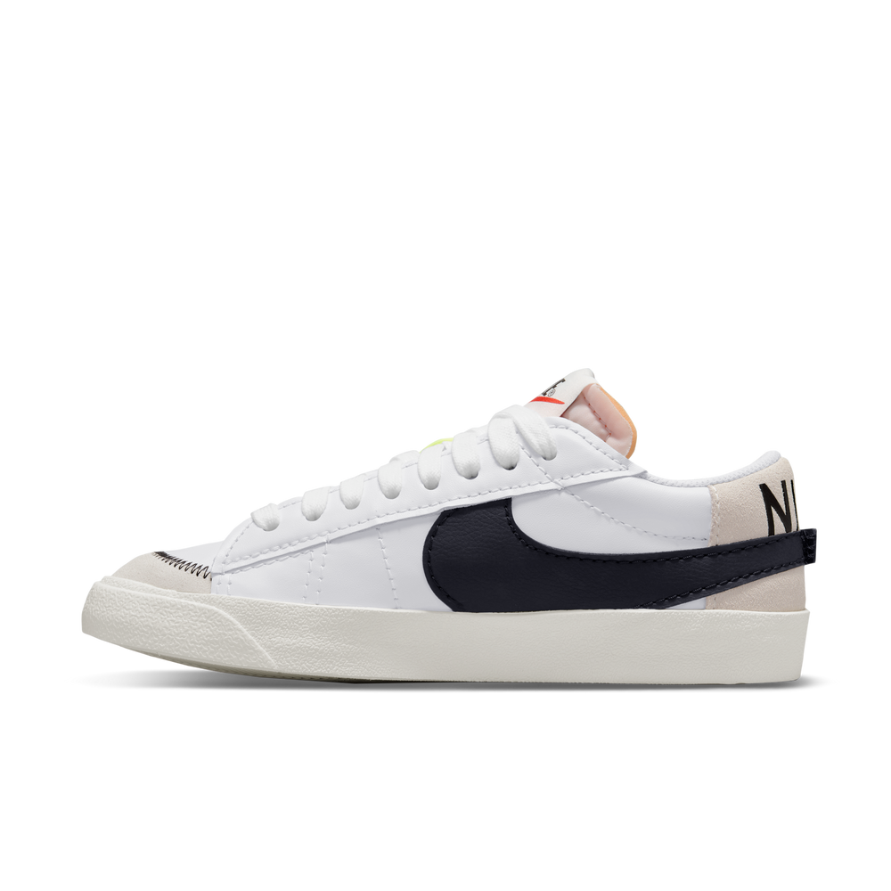 
                  
                    Load image into Gallery viewer, Nike Blazer Low 77&amp;#39; Jumbo &amp;#39;Black&amp;#39;
                  
                