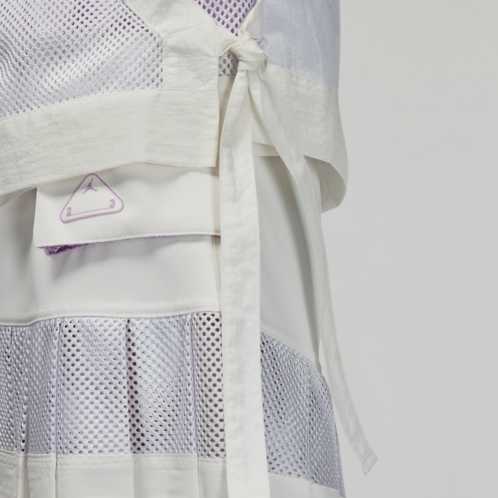 
                  
                    Load image into Gallery viewer, Womens Jordan 23 Engineer Top &amp;#39;White&amp;#39;
                  
                