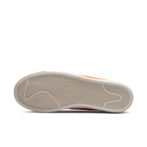 
                  
                    Load image into Gallery viewer, Womens Nike Blazer Low &amp;#39;77 Jumbo &amp;#39;Sail Orange&amp;#39;
                  
                