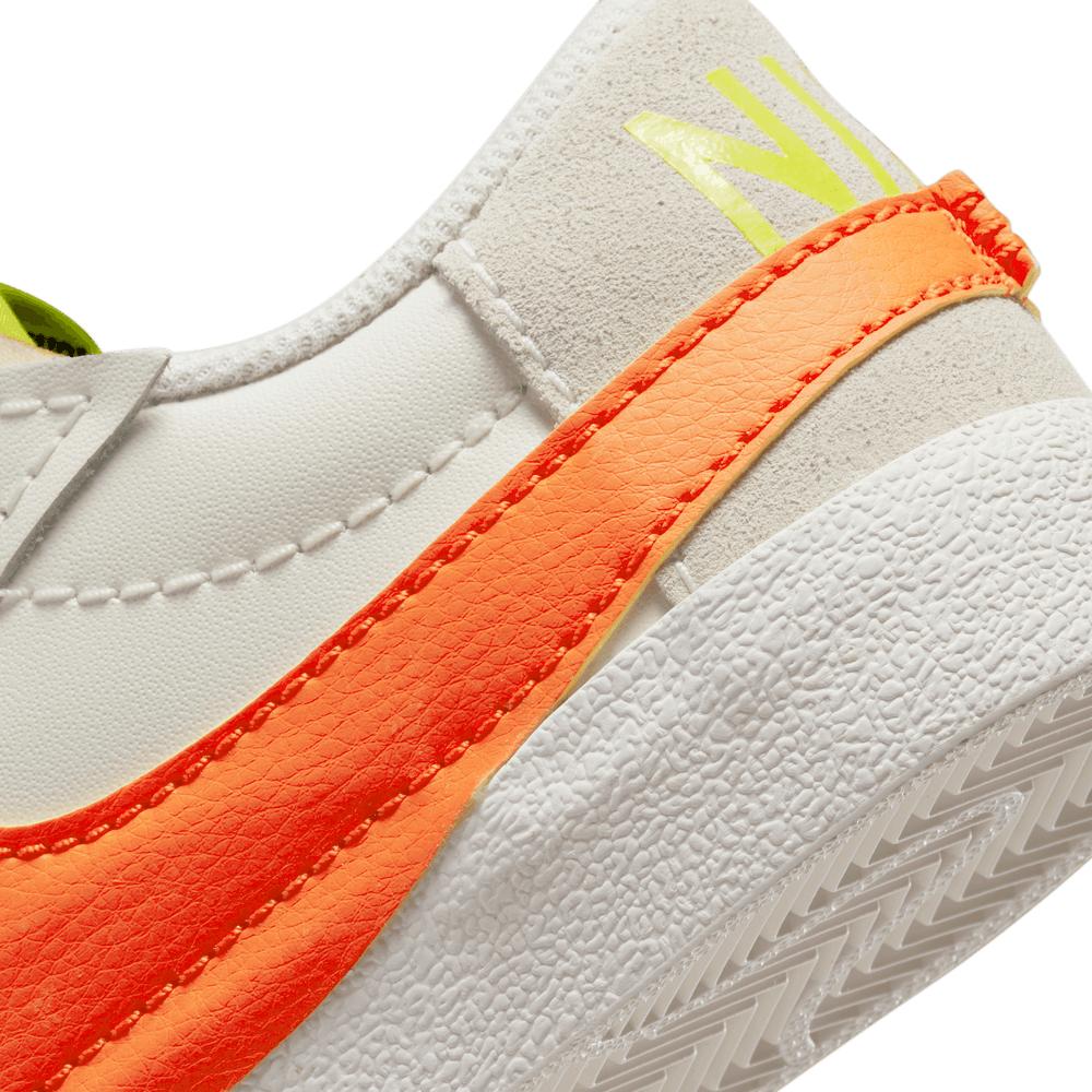 
                  
                    Load image into Gallery viewer, Womens Nike Blazer Low &amp;#39;77 Jumbo &amp;#39;Sail Orange&amp;#39;
                  
                