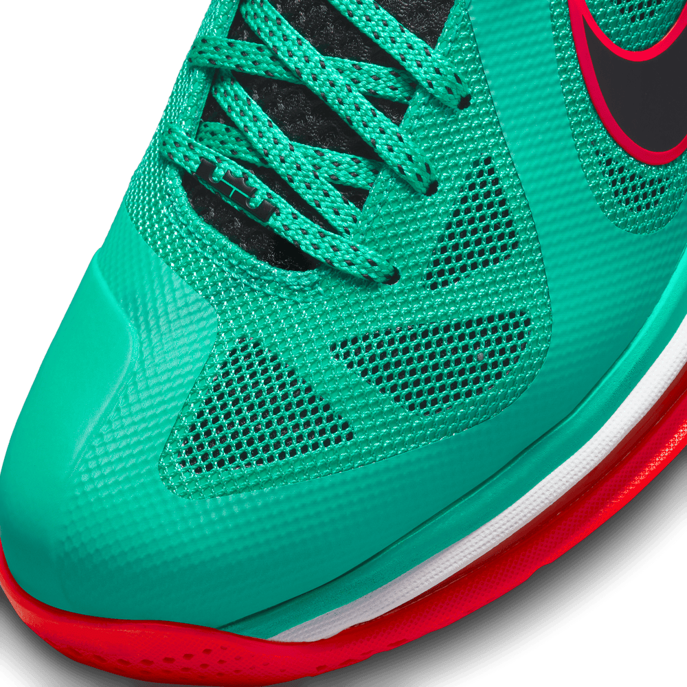 
                  
                    Load image into Gallery viewer, Nike Lebron 9 Low &amp;#39;Reverse Liverpool&amp;#39;
                  
                