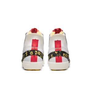 
                  
                    Load image into Gallery viewer, Nike Blazer Mid &amp;#39;77 Jumbo &amp;#39;Floral&amp;#39;
                  
                