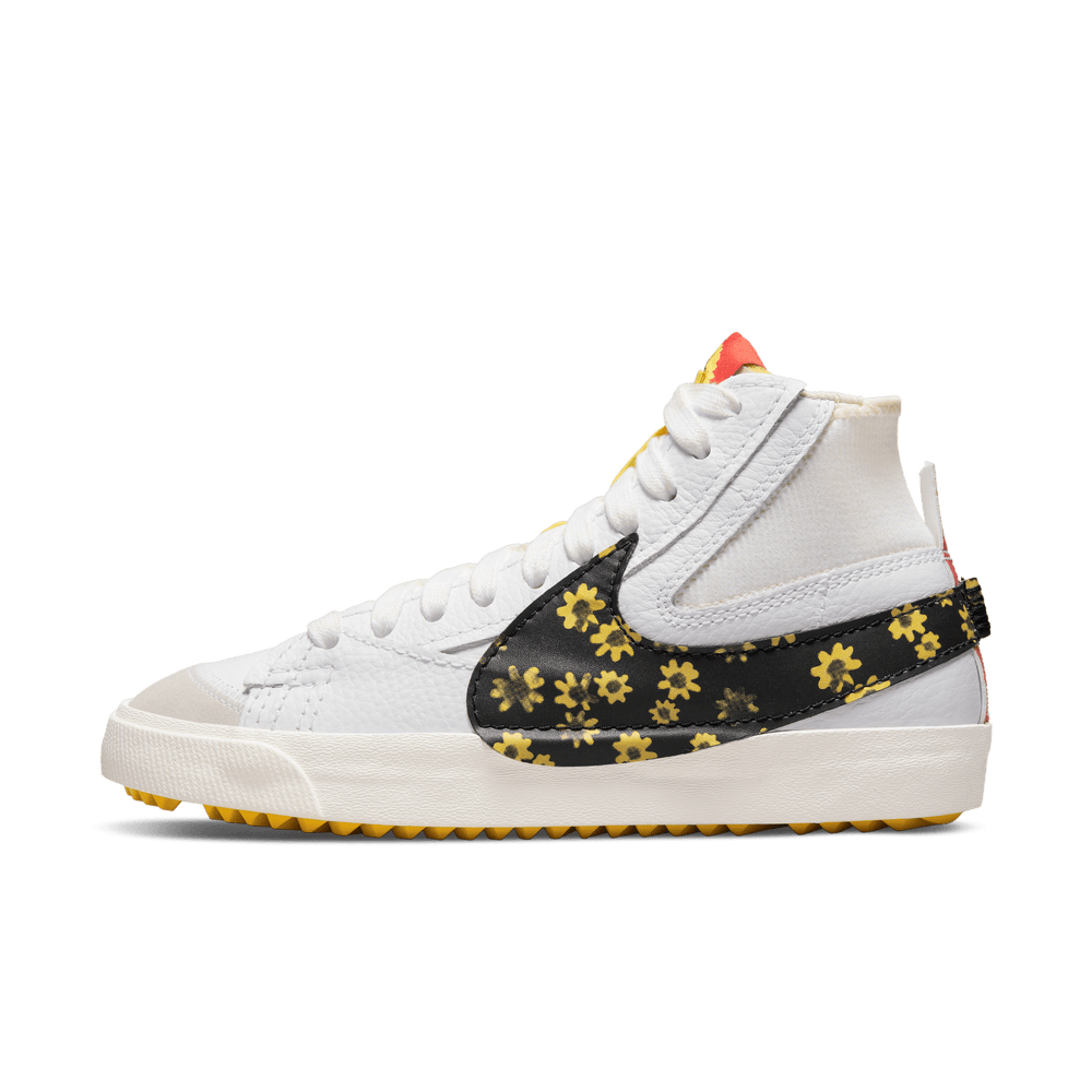 
                  
                    Load image into Gallery viewer, Nike Blazer Mid &amp;#39;77 Jumbo &amp;#39;Floral&amp;#39;
                  
                