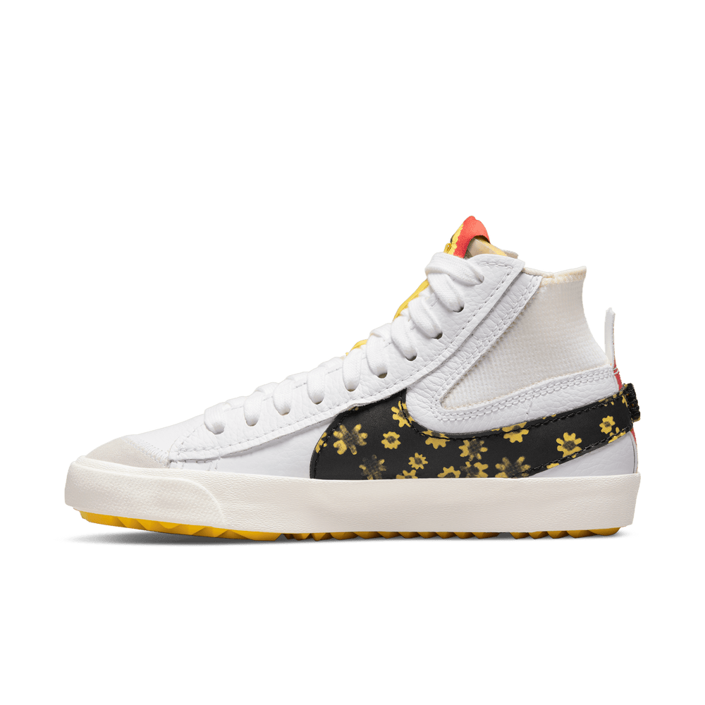 
                  
                    Load image into Gallery viewer, Nike Blazer Mid &amp;#39;77 Jumbo &amp;#39;Floral&amp;#39;
                  
                