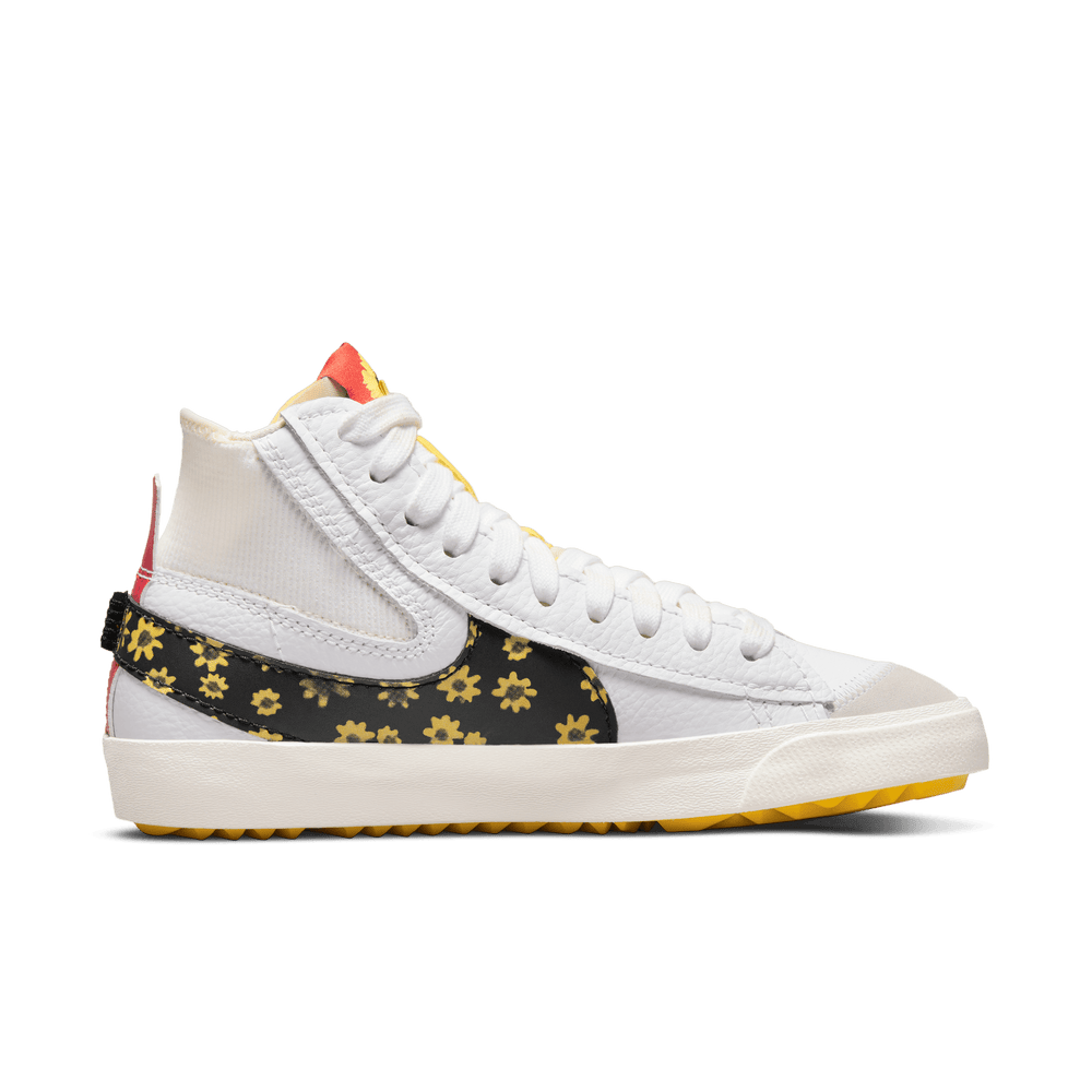 
                  
                    Load image into Gallery viewer, Nike Blazer Mid &amp;#39;77 Jumbo &amp;#39;Floral&amp;#39;
                  
                