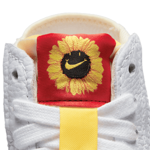 
                  
                    Load image into Gallery viewer, Nike Blazer Mid &amp;#39;77 Jumbo &amp;#39;Floral&amp;#39;
                  
                
