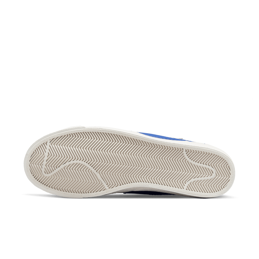 
                  
                    Load image into Gallery viewer, Nike Blazer Low 77&amp;#39; Jumbo &amp;#39;Royal&amp;#39;
                  
                