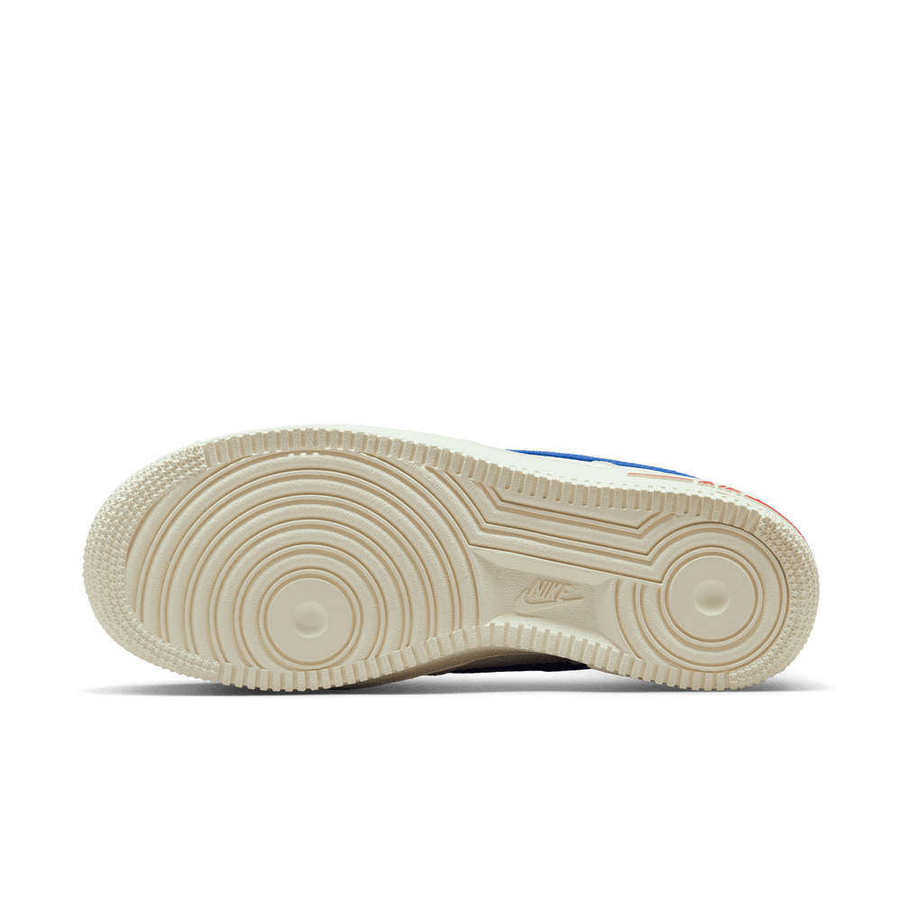 
                  
                    Load image into Gallery viewer, Womens Nike Air Force 1 &amp;#39;07 LX &amp;#39;Command Force&amp;#39;
                  
                