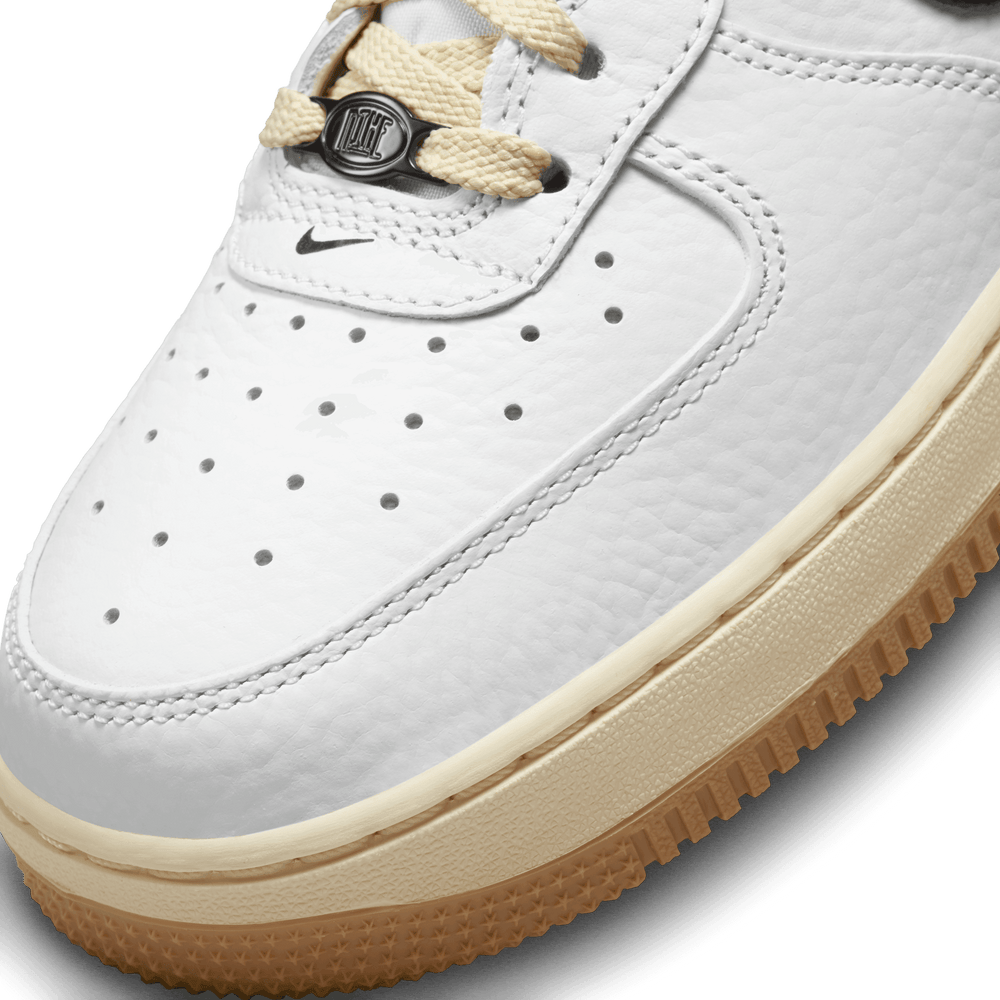 
                  
                    Load image into Gallery viewer, Womens Nike Air Force 1 &amp;#39;07 LX &amp;#39;Command Force&amp;#39;
                  
                