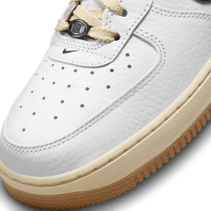 
                  
                    Load image into Gallery viewer, Womens Nike Air Force 1 &amp;#39;07 LX &amp;#39;Command Force&amp;#39;
                  
                