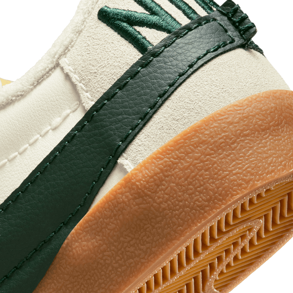 
                  
                    Load image into Gallery viewer, Nike Blazer Low &amp;#39;77 Jumbo &amp;#39;White/Green&amp;#39;
                  
                