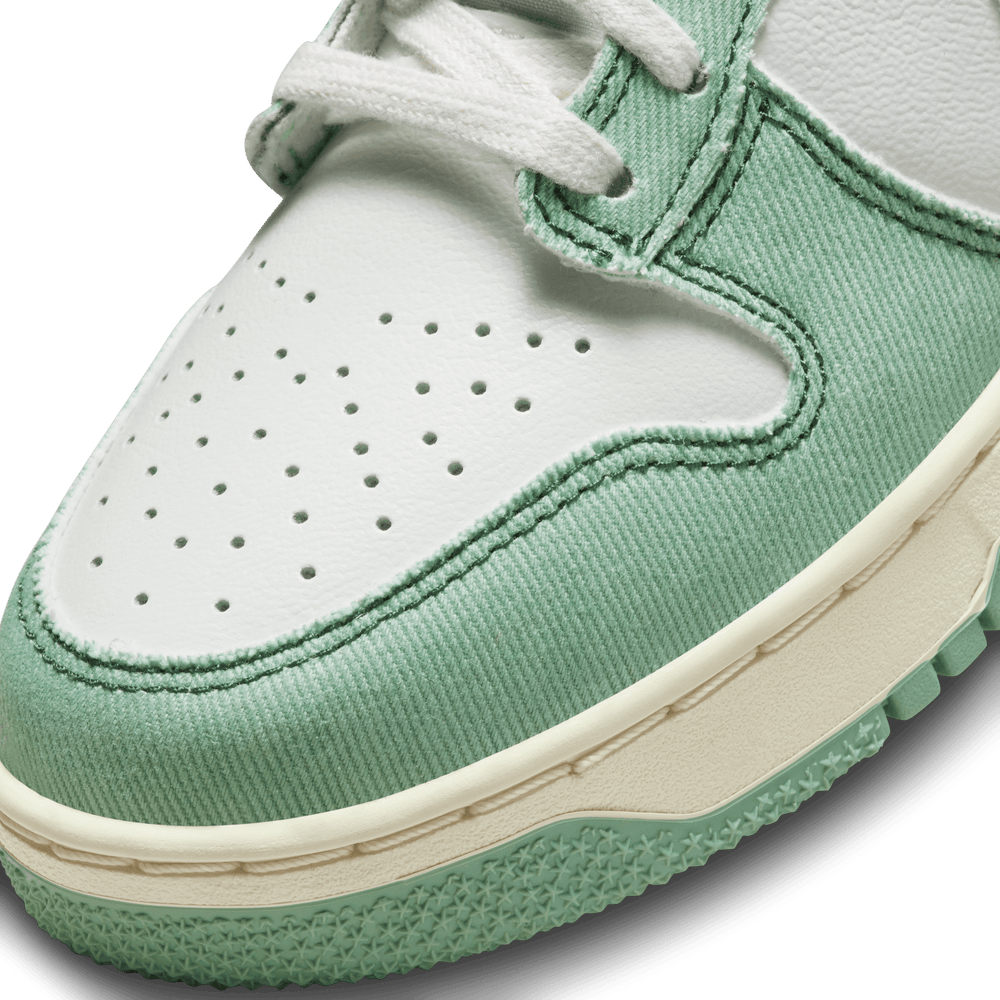 
                  
                    Load image into Gallery viewer, Womens Nike Dunk High 1985 &amp;#39; Enamel Green&amp;#39;
                  
                