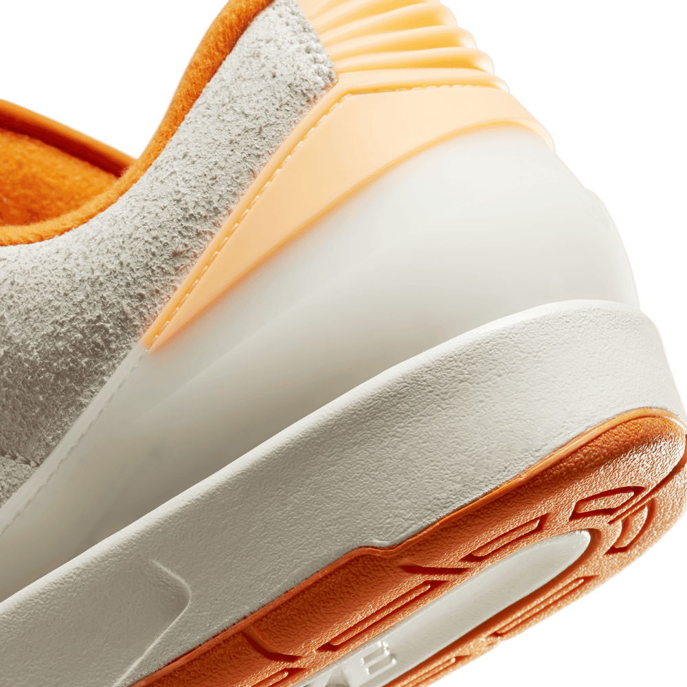 
                  
                    Load image into Gallery viewer, Air Jordan 2 Retro Low Craft &amp;#39;Melon Tint&amp;#39;
                  
                