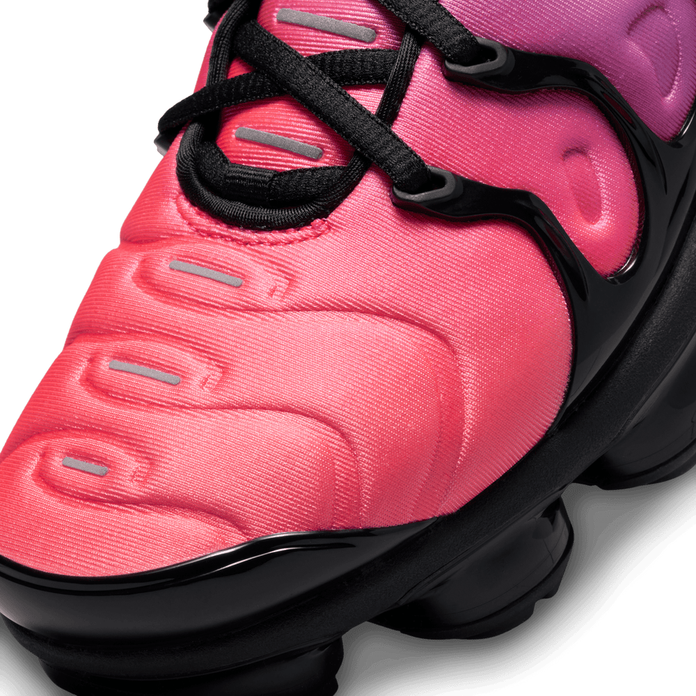 
                  
                    Load image into Gallery viewer, Womens Nike Air Vapormax Plus &amp;#39;Cotton Candy&amp;#39;
                  
                