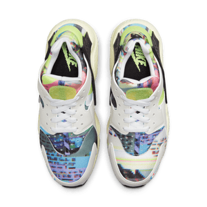 
                  
                    Load image into Gallery viewer, Womens Nike Air Huarache SE &amp;#39;Game&amp;#39;
                  
                