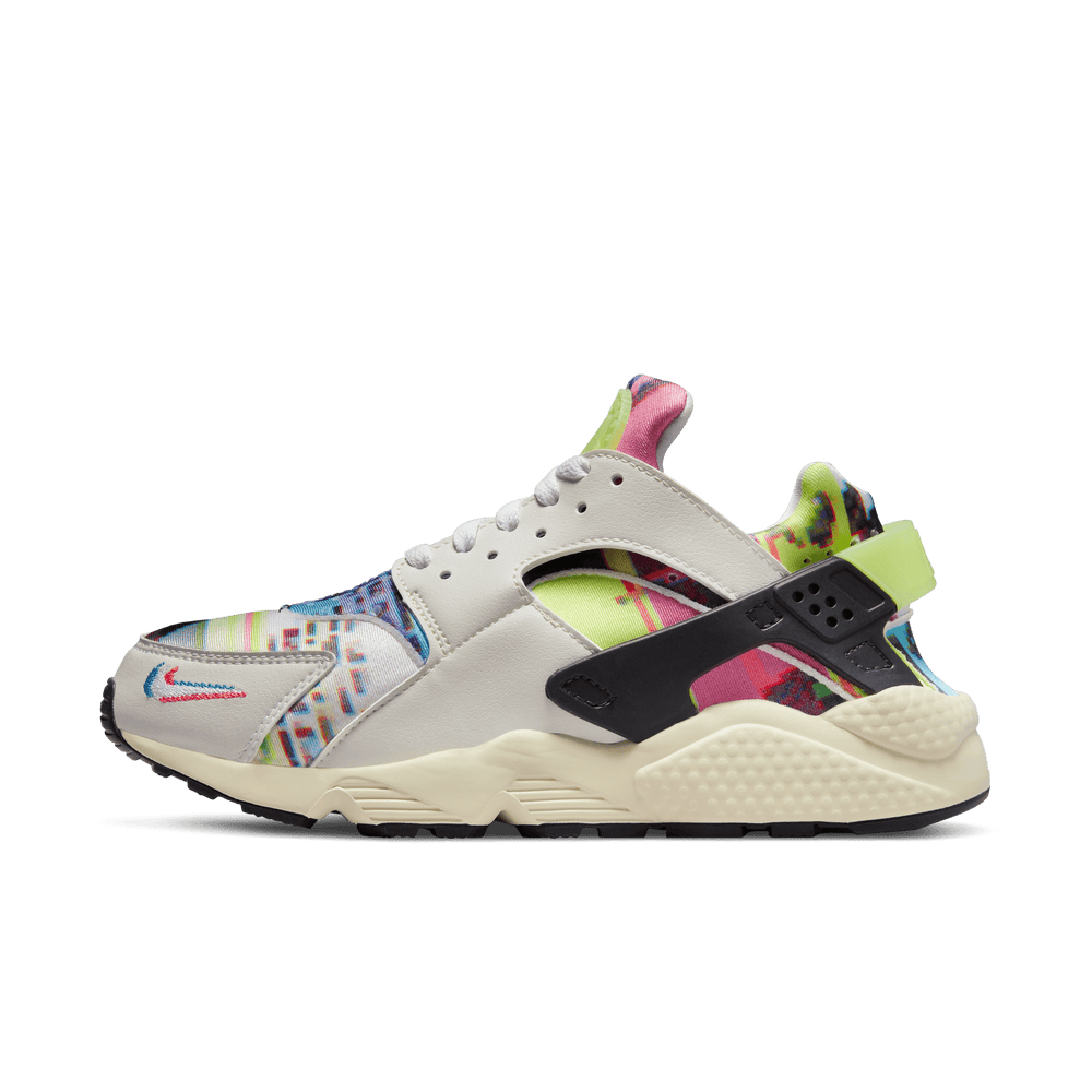 
                  
                    Load image into Gallery viewer, Womens Nike Air Huarache SE &amp;#39;Game&amp;#39;
                  
                