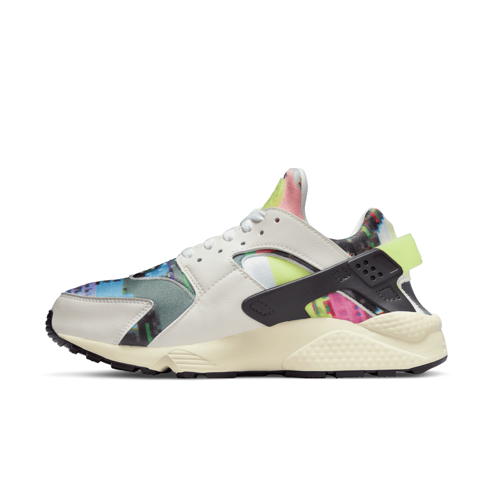 
                  
                    Load image into Gallery viewer, Womens Nike Air Huarache SE &amp;#39;Game&amp;#39;
                  
                