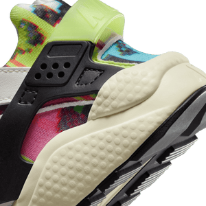 
                  
                    Load image into Gallery viewer, Womens Nike Air Huarache SE &amp;#39;Game&amp;#39;
                  
                