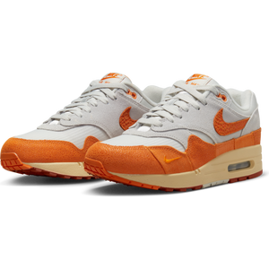 
                  
                    Load image into Gallery viewer, Womens Nike Air Max 1 &amp;#39;Magma Orange&amp;#39;
                  
                